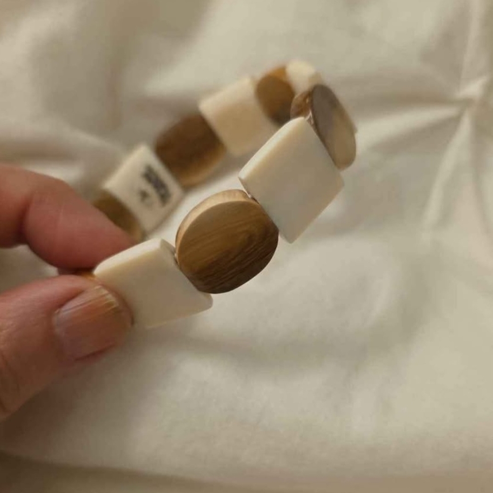 White and Light Brown Tile Stretch Bracelet